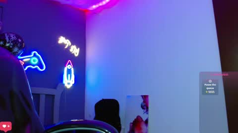 Snapshot of georgesmith_1 chatting on January 13, 5:44 am GEORGE online show from January 13, 5:44 am