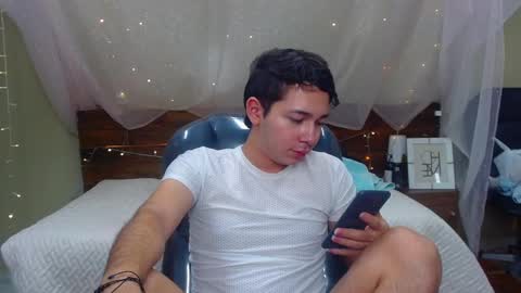 Snapshot of georgesmith_1 chatting on February 5, 6:24 am GEORGE online show from February 5, 6:24 am