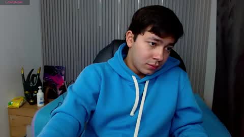Snapshot of georgesmith_1 chatting on April 15, 1:23 am GEORGE online show from April 15, 1:23 am