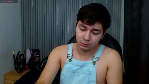 Snapshot of georgesmith_1 chatting on April 17, 12:24 am GEORGE online show from April 17, 12:24 am