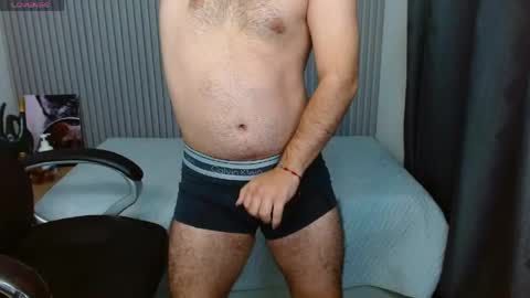 Snapshot of georgesmith_1 chatting on April 25, 1:41 am GEORGE online show from April 25, 1:41 am