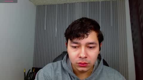 Snapshot of georgesmith_1 chatting on May 14, 3:35 am GEORGE online show from May 14, 3:35 am