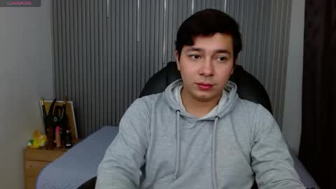Snapshot of georgesmith_1 chatting on May 15, 12:39 am GEORGE online show from May 15, 12:39 am