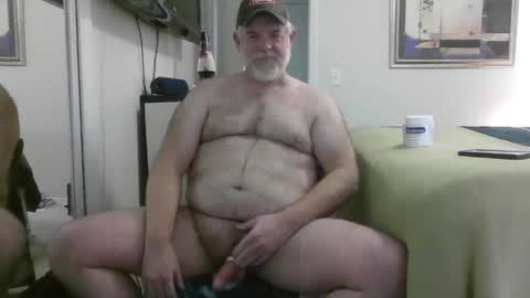 Snapshot of georgiagooner chatting on May 4, 1:45 am ProudGooner online show from May 4, 1:45 am
