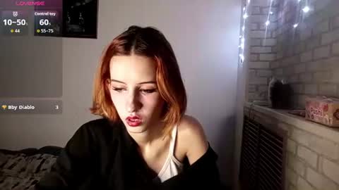 Snapshot of georgianahaeussler chatting on June 28, 3:51 pm Ellie online show from June 28, 3:51 pm