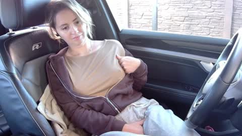 Snapshot of georgiapeachgirl chatting on April 5, 8:44 am Melissa online show from April 5, 8:44 am