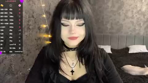 Snapshot of germainebourlier chatting on June 22, 8:11 am EmelyWoodes online show from June 22, 8:11 am