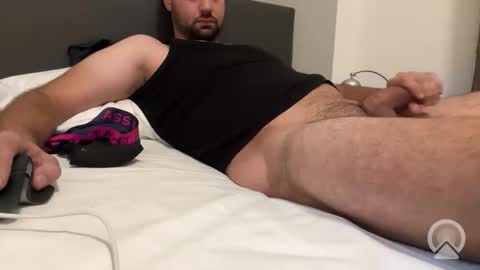 Snapshot of german211997 chatting on November 10, 6:18 pm Tommy online show from November 10, 6:18 pm