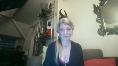 germansweety online show from October 18, 5:03 pm