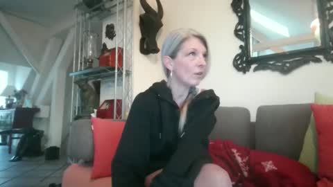 germansweety online show from November 22, 3:22 pm