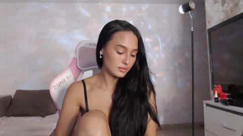 Snapshot of germiona_shine chatting on March 1, 4:14 am Germiona online show from March 1, 4:14 am