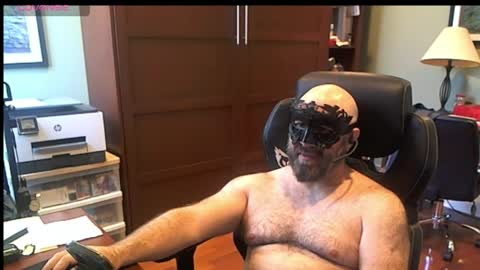 Snapshot of geronimo_431 chatting on May 7, 4:12 pm Daddy Jokes online show from May 7, 4:12 pm
