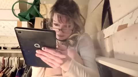 gertrudelemon online show from February 27, 6:46 am