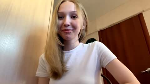 Sophie online show from June 16, 4:37 am