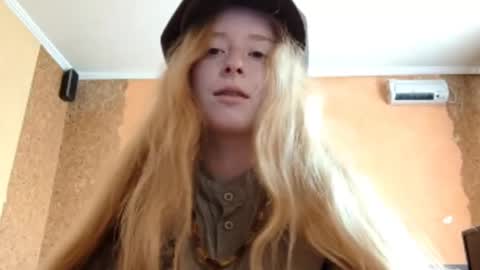 Snapshot of gertrudisturbe chatting on April 30, 11:20 pm Kate online show from April 30, 11:20 pm