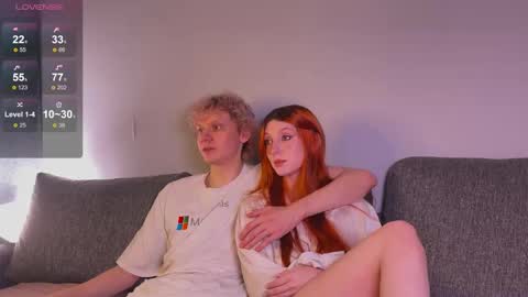 Snapshot of gethigh_ chatting on September 9, 6:07 pm Liz and Mark online show from September 9, 6:07 pm