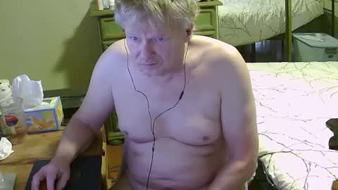 Snapshot of gethyn chatting on February 7, 8:42 pm Gethyn online show from February 7, 8:42 pm