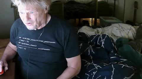 Snapshot of gethyn chatting on February 26, 12:47 pm Gethyn online show from February 26, 12:47 pm