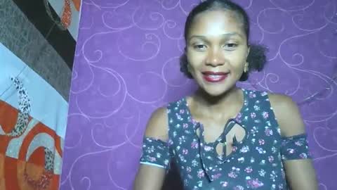 Snapshot of gggloria chatting on May 16, 7:38 am gggloria online show from May 16, 7:38 am