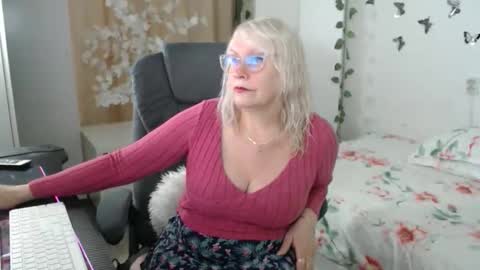 Snapshot of ghertrudequeen chatting on May 13, 3:48 am Ghertrudequeen online show from May 13, 3:48 am