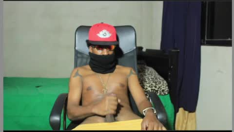 Snapshot of ghettolife2020 chatting on January 18, 12:02 am ghettolife2020 online show from January 18, 12:02 am