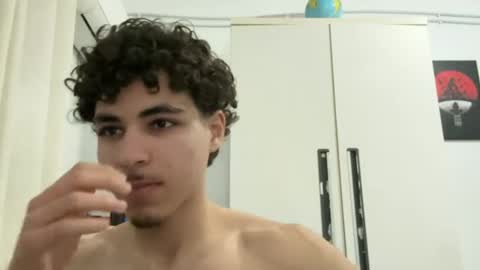 Snapshot of ghilassss chatting on February 18, 11:17 am ghilassss online show from February 18, 11:17 am