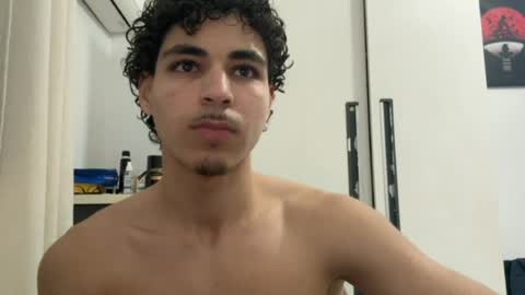 Snapshot of ghilassss chatting on March 14, 12:17 am ghilassss online show from March 14, 12:17 am