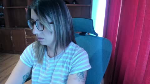 Snapshot of ghostcrimson chatting on December 21, 2:04 pm andy online show from December 21, 2:04 pm