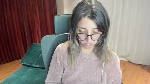 Snapshot of ghostcrimson chatting on January 31, 2:37 am andy online show from January 31, 2:37 am