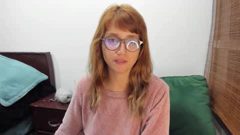 Snapshot of ghostcrimson chatting on October 26, 3:23 am andy online show from October 26, 3:23 am