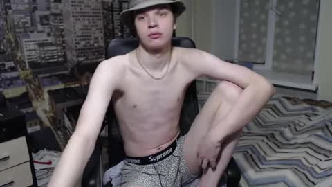 Snapshot of ghostfacefriends chatting on January 23, 3:05 am Fedya online show from January 23, 3:05 am