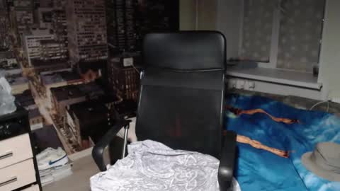 Snapshot of ghostfacefriends chatting on February 1, 9:40 pm Fedya online show from February 1, 9:40 pm