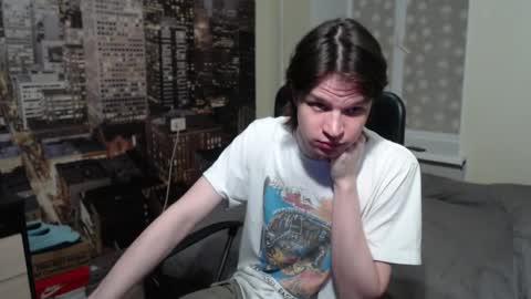 Snapshot of ghostfacefriends chatting on October 23, 7:01 pm Fedya online show from October 23, 7:01 pm