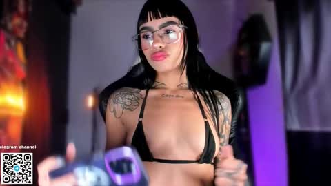 Sara online show from December 17, 5:30 pm