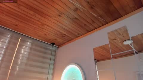 Allison  online show from March 27, 8:08 pm