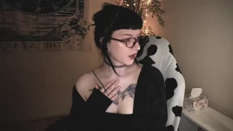 ghoticspectre online show from May 10, 5:18 pm