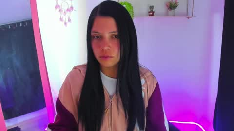 giaaaa   online show from April 8, 11:59 pm