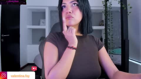 Snapshot of gia_foxy chatting on February 6, 4:43 pm Gia online show from February 6, 4:43 pm
