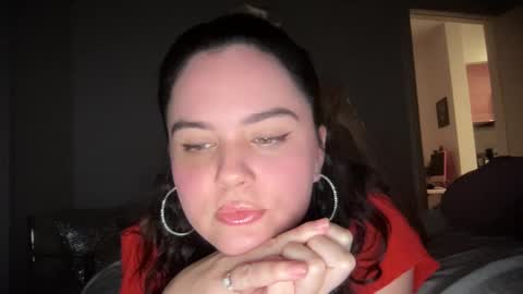 Snapshot of gia_is_horny chatting on December 18, 5:37 am The Queen of Squirt online show from December 18, 5:37 am