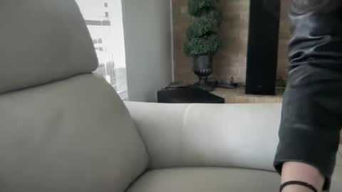 Snapshot of gia_is_horny chatting on December 26, 9:26 pm The Queen of Squirt online show from December 26, 9:26 pm