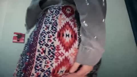 Snapshot of gia_is_horny chatting on January 23, 1:08 am The Queen of Squirt online show from January 23, 1:08 am