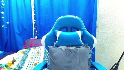 Gia  online show from April 13, 10:26 pm