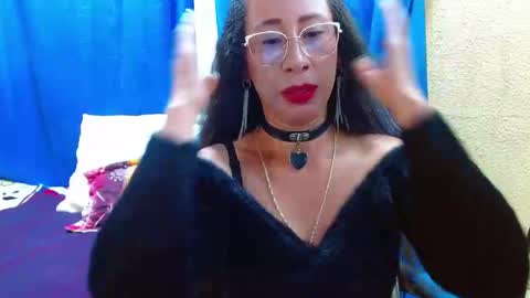 Snapshot of gia_leinn chatting on June 6, 10:25 pm Gia online show from June 6, 10:25 pm