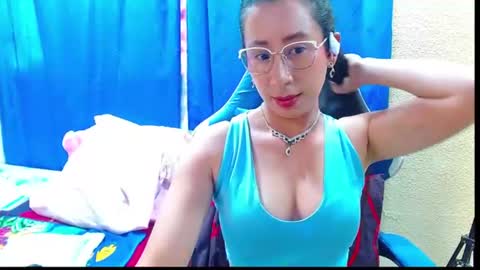 Snapshot of gia_leinn chatting on July 10, 4:20 pm Gia online show from July 10, 4:20 pm