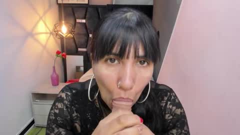 G I A  FOX online show from November 8, 2:06 pm