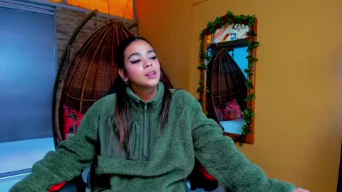 Gia  online show from January 5, 11:59 am