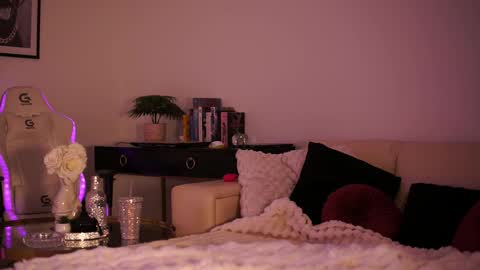 giainked online show from February 22, 7:45 pm