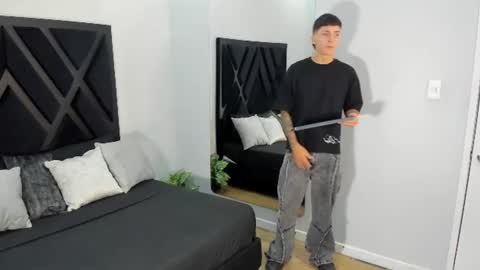 Snapshot of gian_rossii chatting on June 30, 11:22 am GIAN online show from June 30, 11:22 am