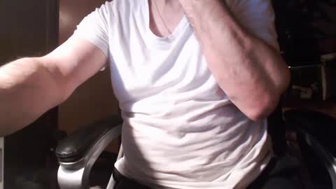 Snapshot of gianni9000000 chatting on February 4, 8:49 pm Gianni9000000 online show from February 4, 8:49 pm