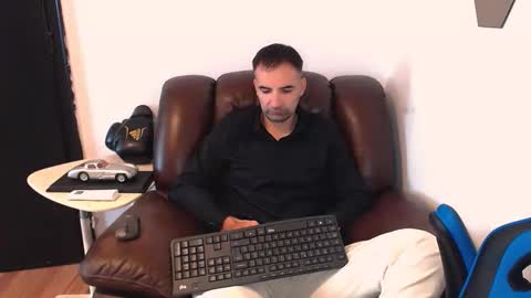 Gianni online show from October 11, 9:19 am